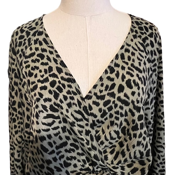 Glam Green Leopard Long Sleeve Dress Size Medium - Picture 2 of 7
